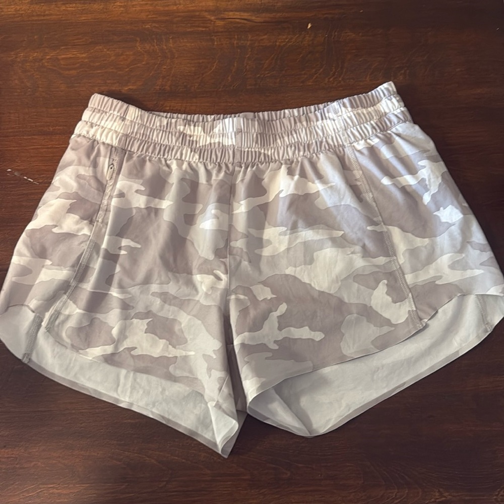 Athleta Hustle 3” Shorts Size XS - Picture 1 of 4
